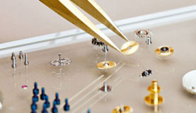 天津百达翡丽指定维修门店打开表壳